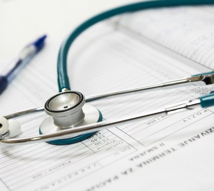 Alerta en el sistema de salud: Médicos municipales advierten que "la sociedad paga el precio del deterioro laboral"